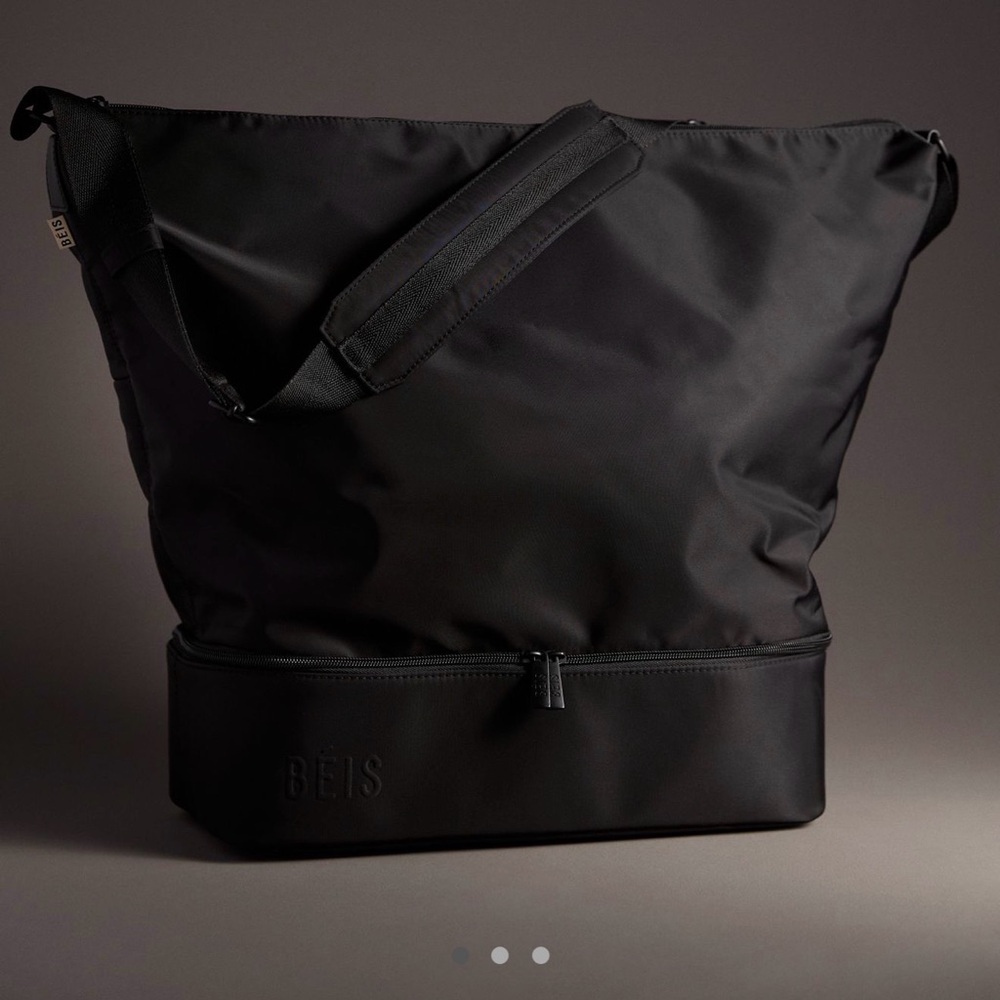 BEIS crescent weekender mini day trippe bag NWT